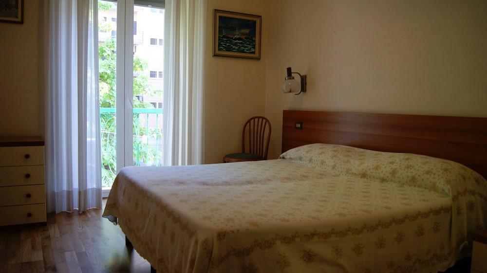 גראדו Hotel Milano מראה חיצוני תמונה