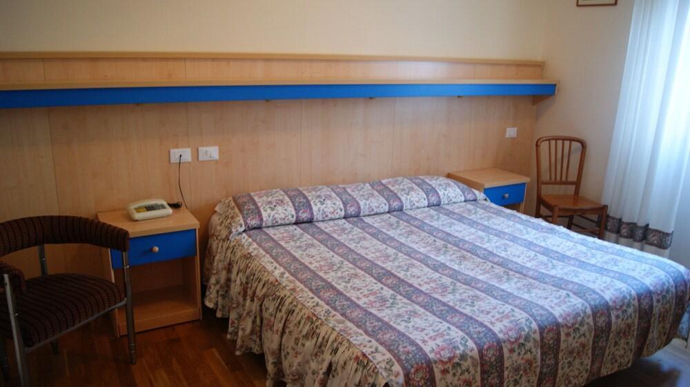 גראדו Hotel Milano מראה חיצוני תמונה