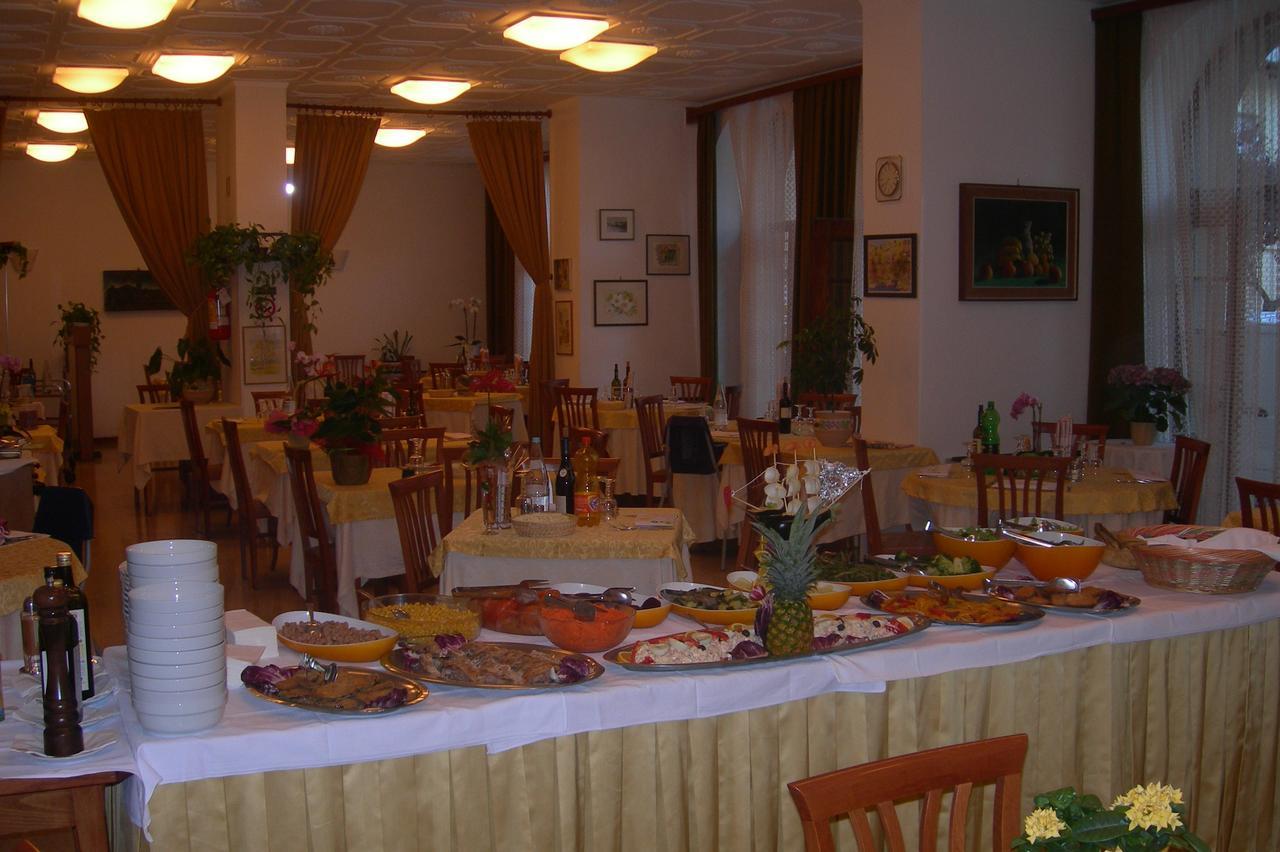 גראדו Hotel Milano מראה חיצוני תמונה