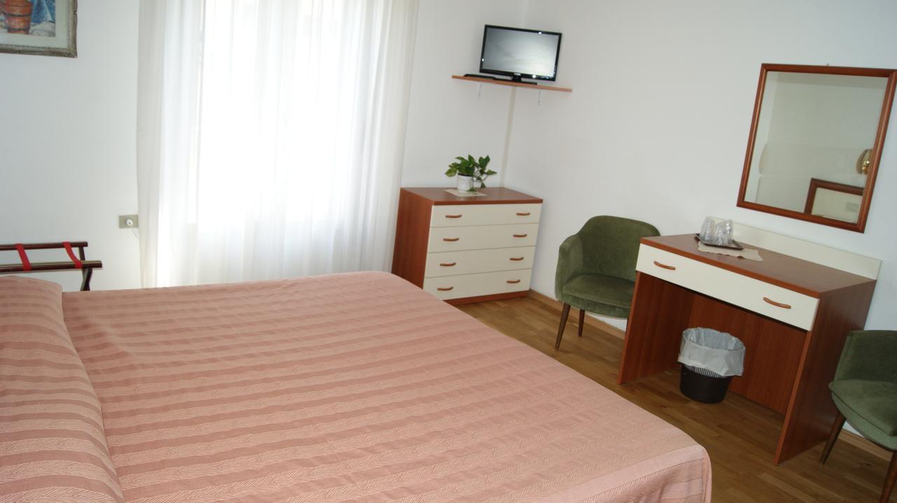 גראדו Hotel Milano מראה חיצוני תמונה