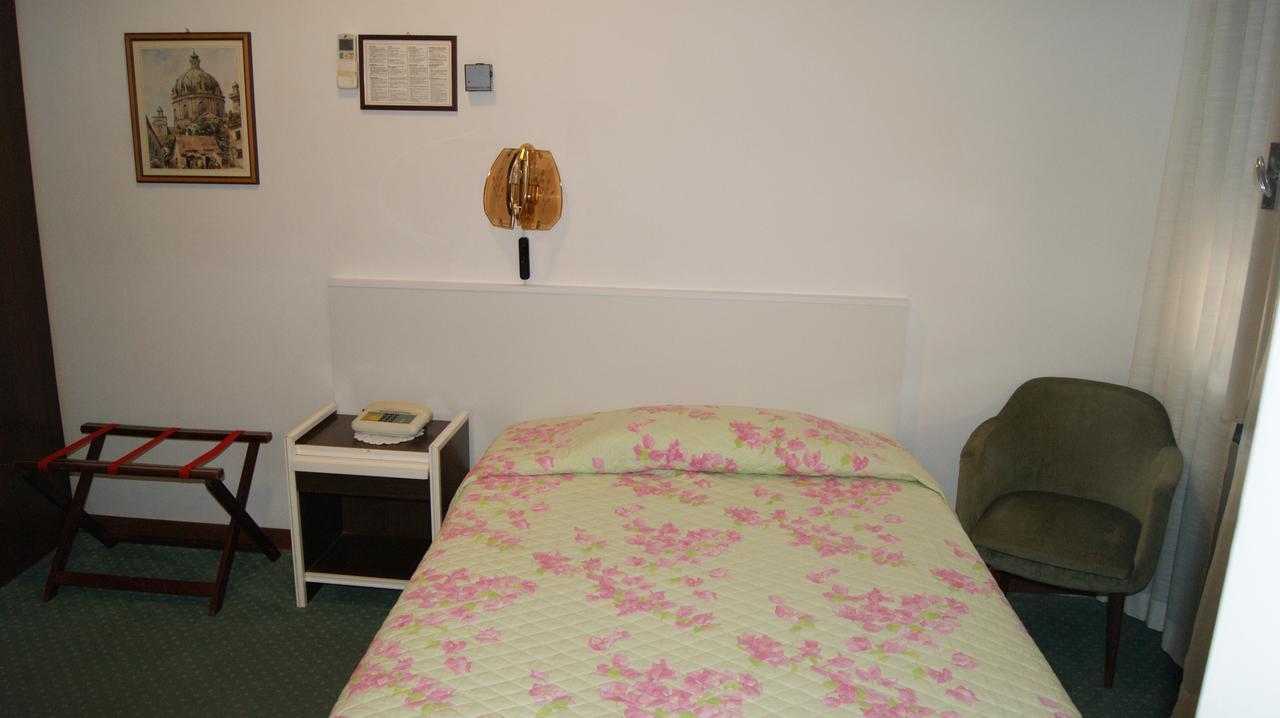 גראדו Hotel Milano מראה חיצוני תמונה